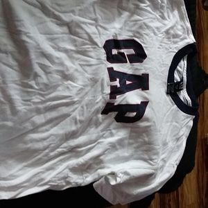Gap shirt